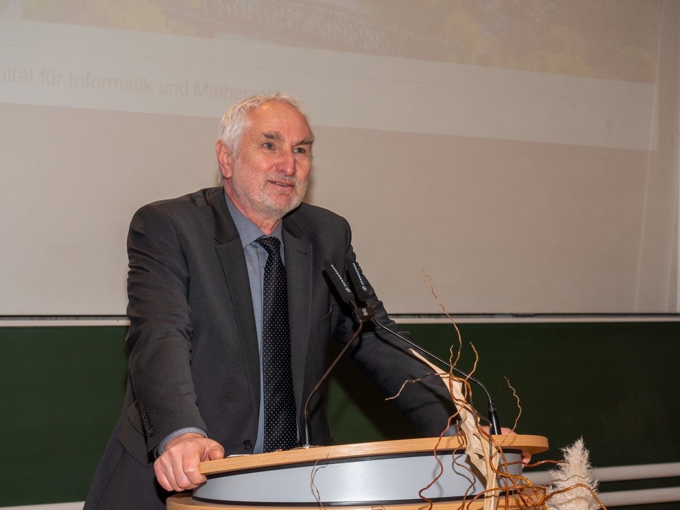 Pr&auml;sident Prof. Dr. Ulrich Bartosch