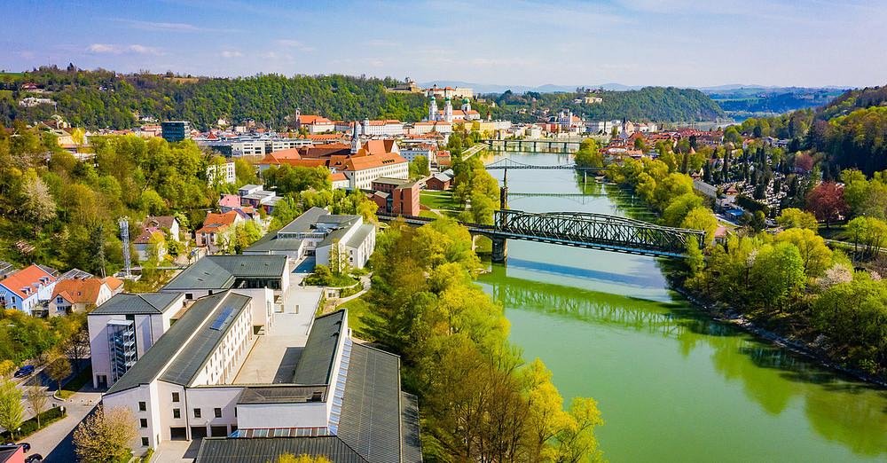 Drohnenaufnahme Campus Mensa 