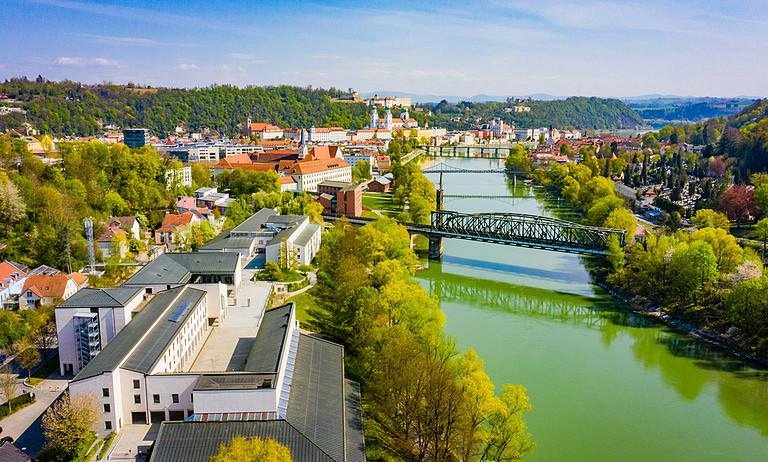 Drohnenaufnahme Campus Mensa 