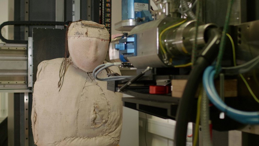 Die vermutlich aus Peru stammende Mumie wurde am Fraunhofer-Entwicklungszentrum R&ouml;ntgentechnik in F&uuml;rth tomographiert.