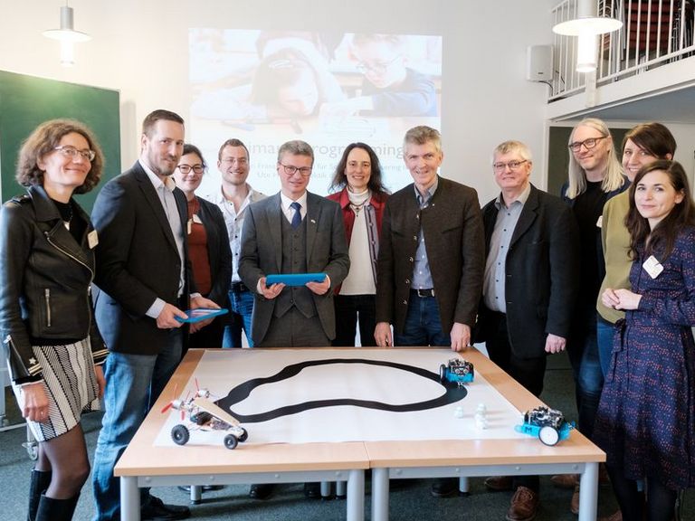 Lehrerbildung im digitalen Zeitalter: Freistaat und Bund fördern zukunftsweisendes Konzept der Universität Passau