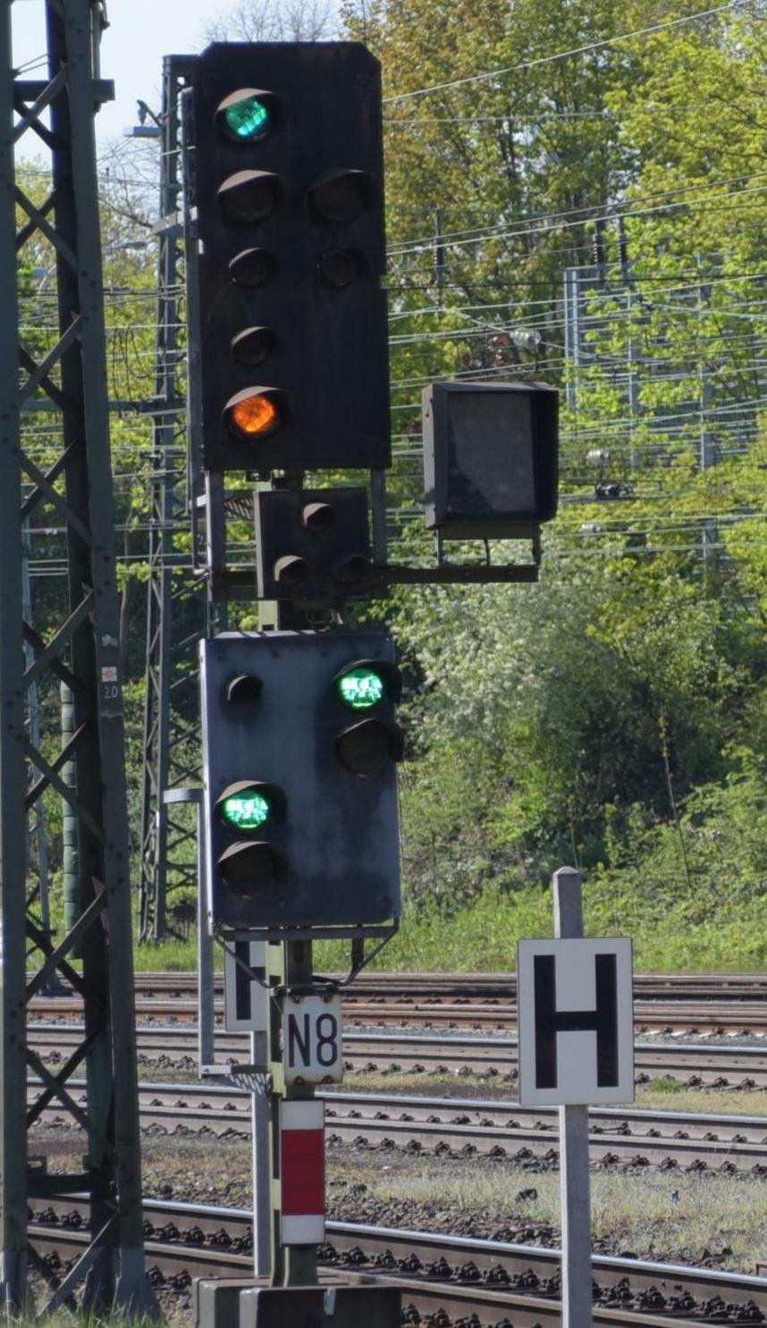 Foto Ampel- und Gleisanlage