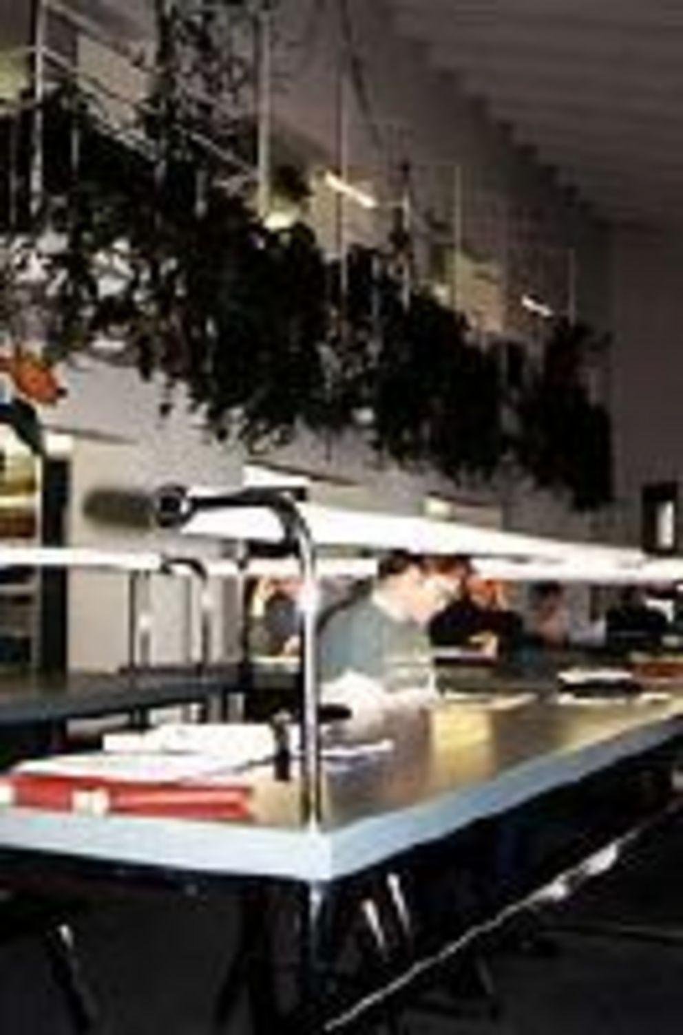 Lesesaal in der Fakultät für Informatik und Bibliothek Lesesaal in der Fakultät für Informatik und Bibliothek