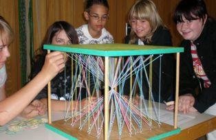 Schüler bei einer Lehreinheit im Rahmen eines Schulpraktikums