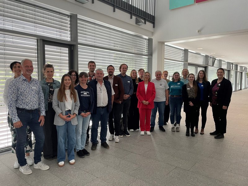 Die Teilnehmenden des MINT-INDIGO Workshops mit der Organisatorin Prof. Dr. Brigitte Forster-Heinlein (ganz rechts). Foto: Universität Passau