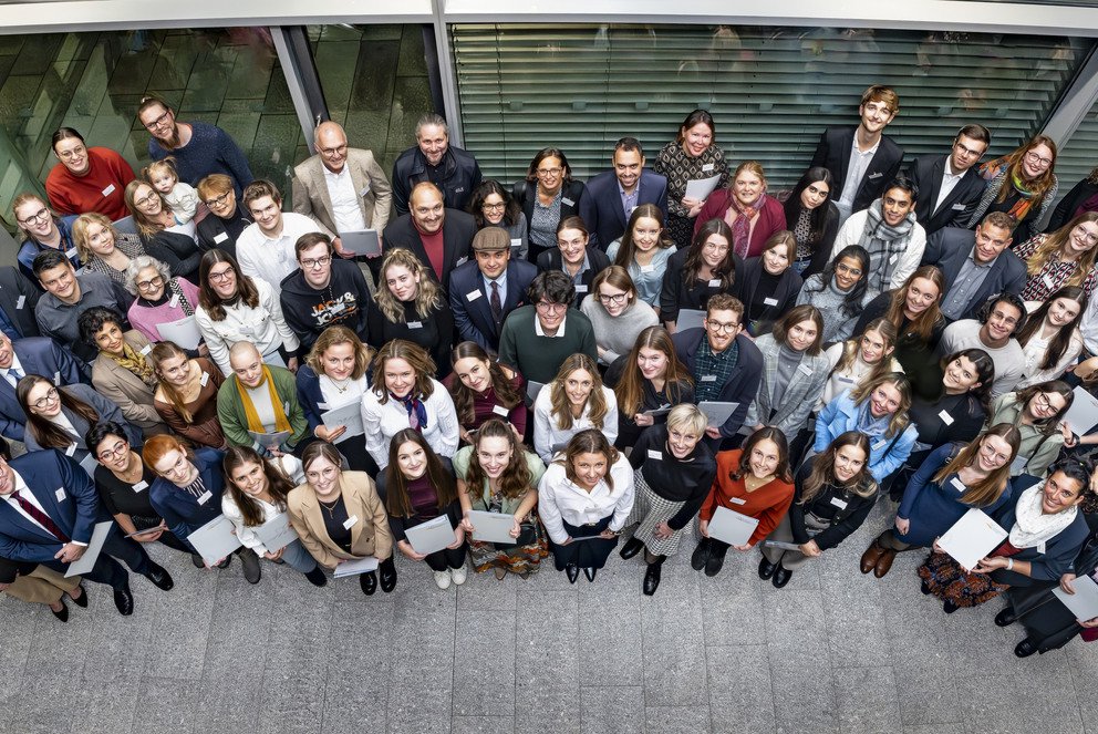 In diesem Jahr erhalten insgesamt 65 besonders begabte und engagierte Studierende an der Universit&auml;t Passau ein Deutschlandstipendium. Foto: Universit&auml;t Passau