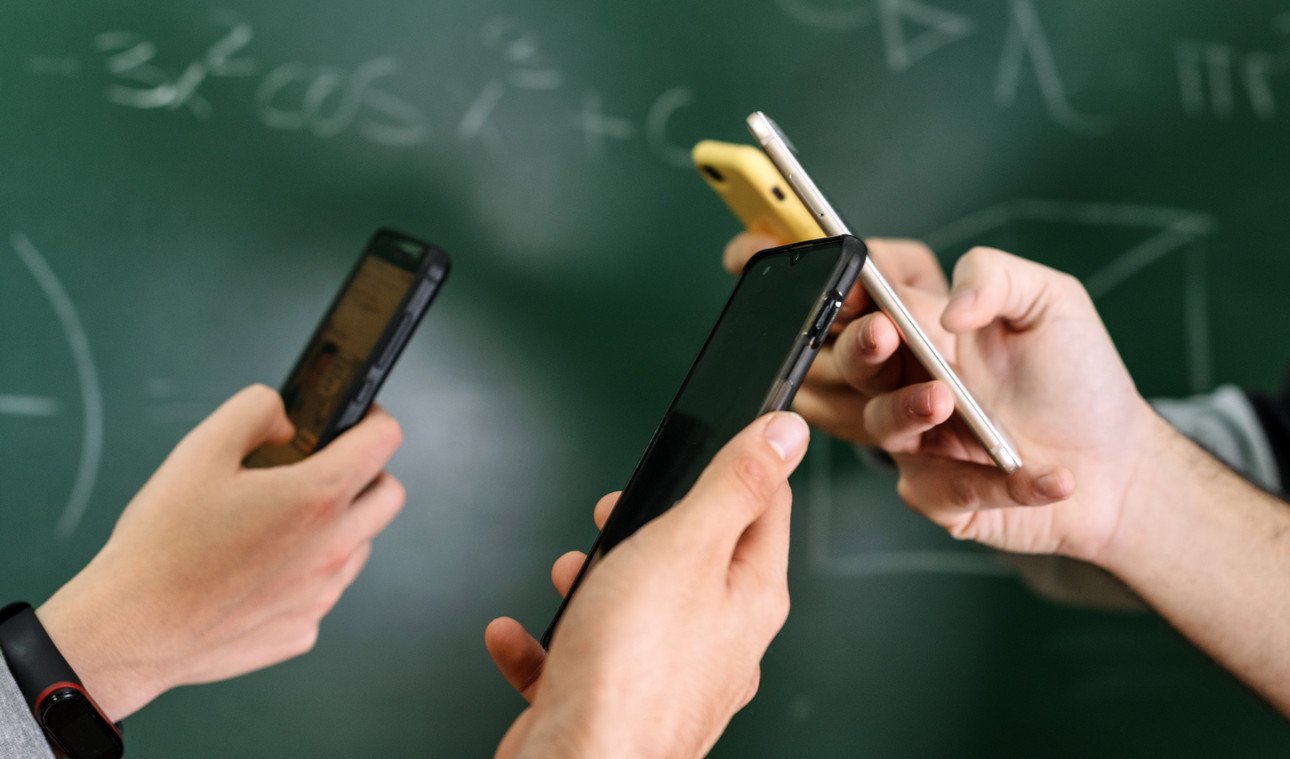 Picture mobil phones