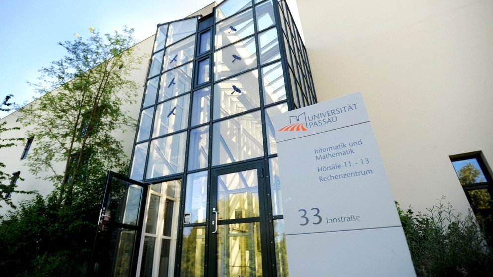 Fakult&auml;t f&uuml;r Informatik und Mathematik