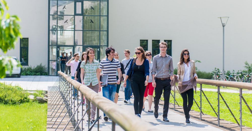 Students in front of the building for computer science and mathematics