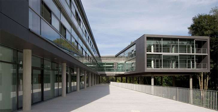 Außenansicht des IT-Gebäudes Außenansicht des IT-Gebäudes