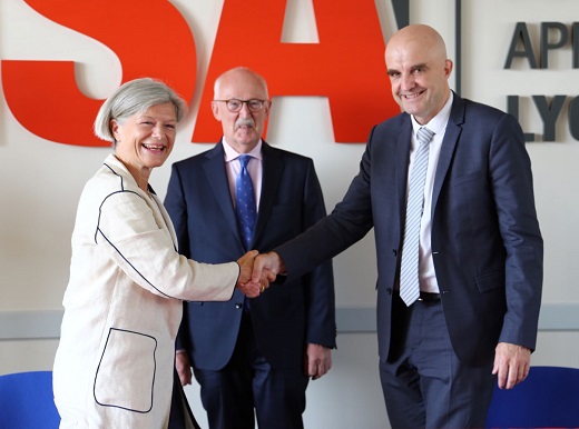 Foto mit Präsidentin Prof. Dr. Carola Jungwirth, Präsident Dr. Eric Maurincomme und dem Deutschen Generalkonsul in Lyon Max Maldacker.